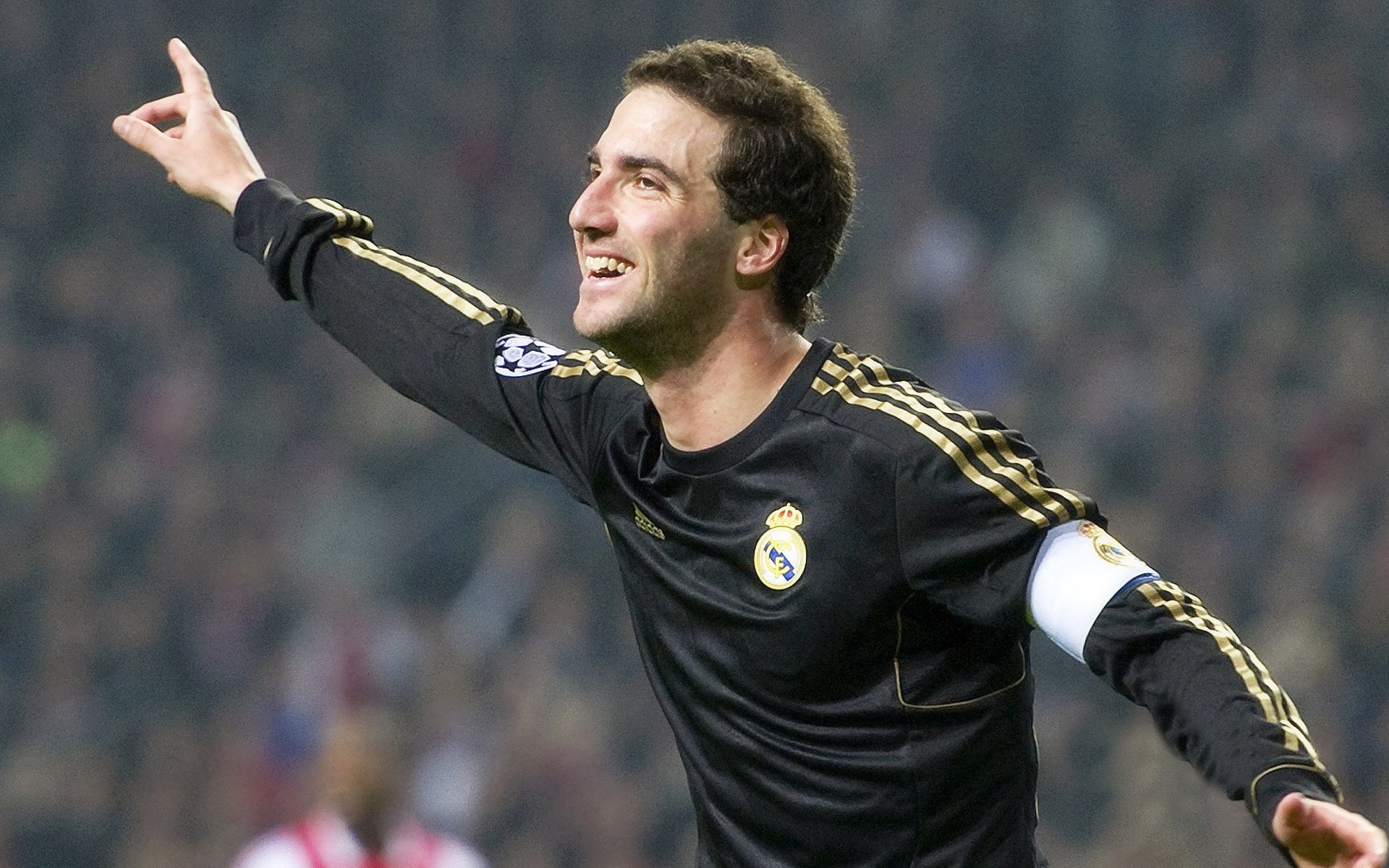 利物浦冬窗狂砸2.3亿欧?瞄准皇马核心+巴黎真核,利物浦绝杀巴黎