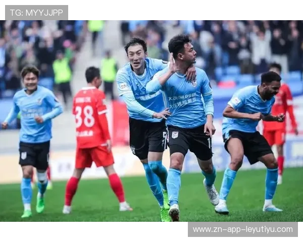 大连英博边路轻轻一拨就撕开大片空间