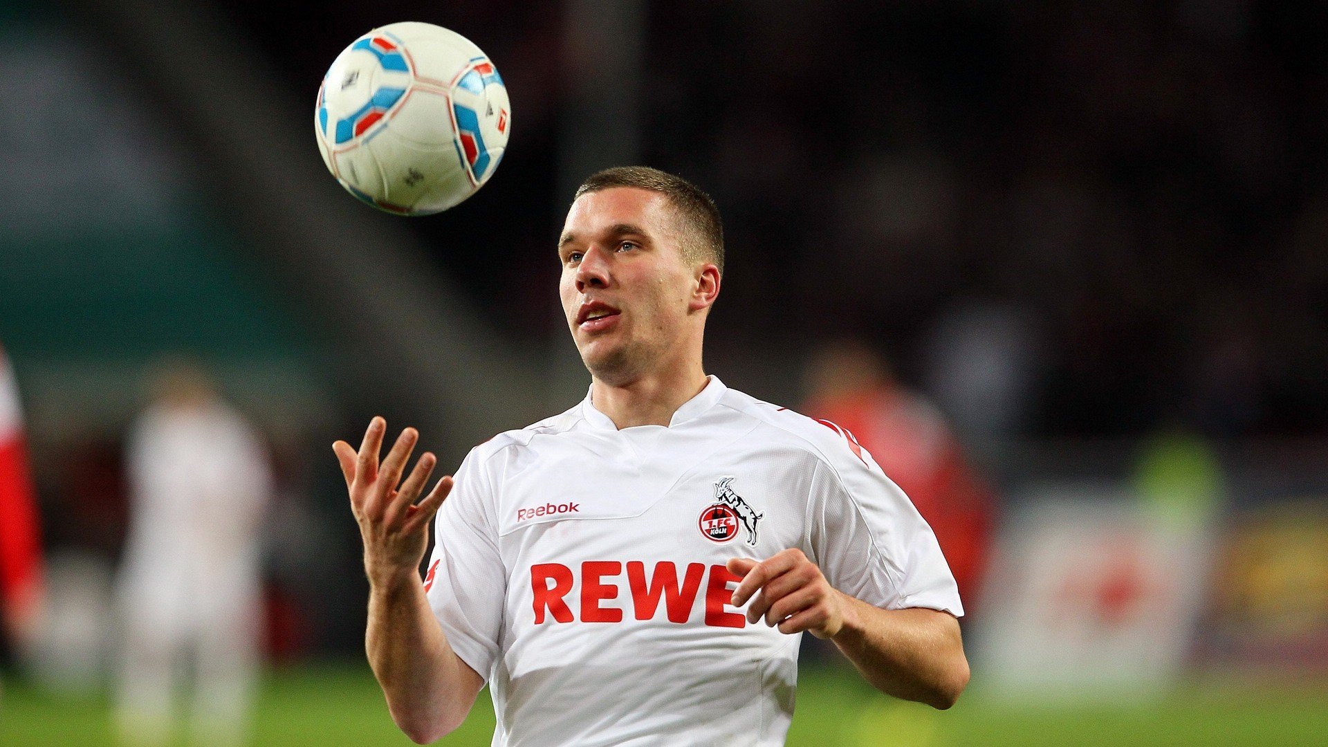 乐鱼体育平台登录-加拿大队未来潜力：如何通过团队合作与个人突破迎接挑战，加拿大 部队