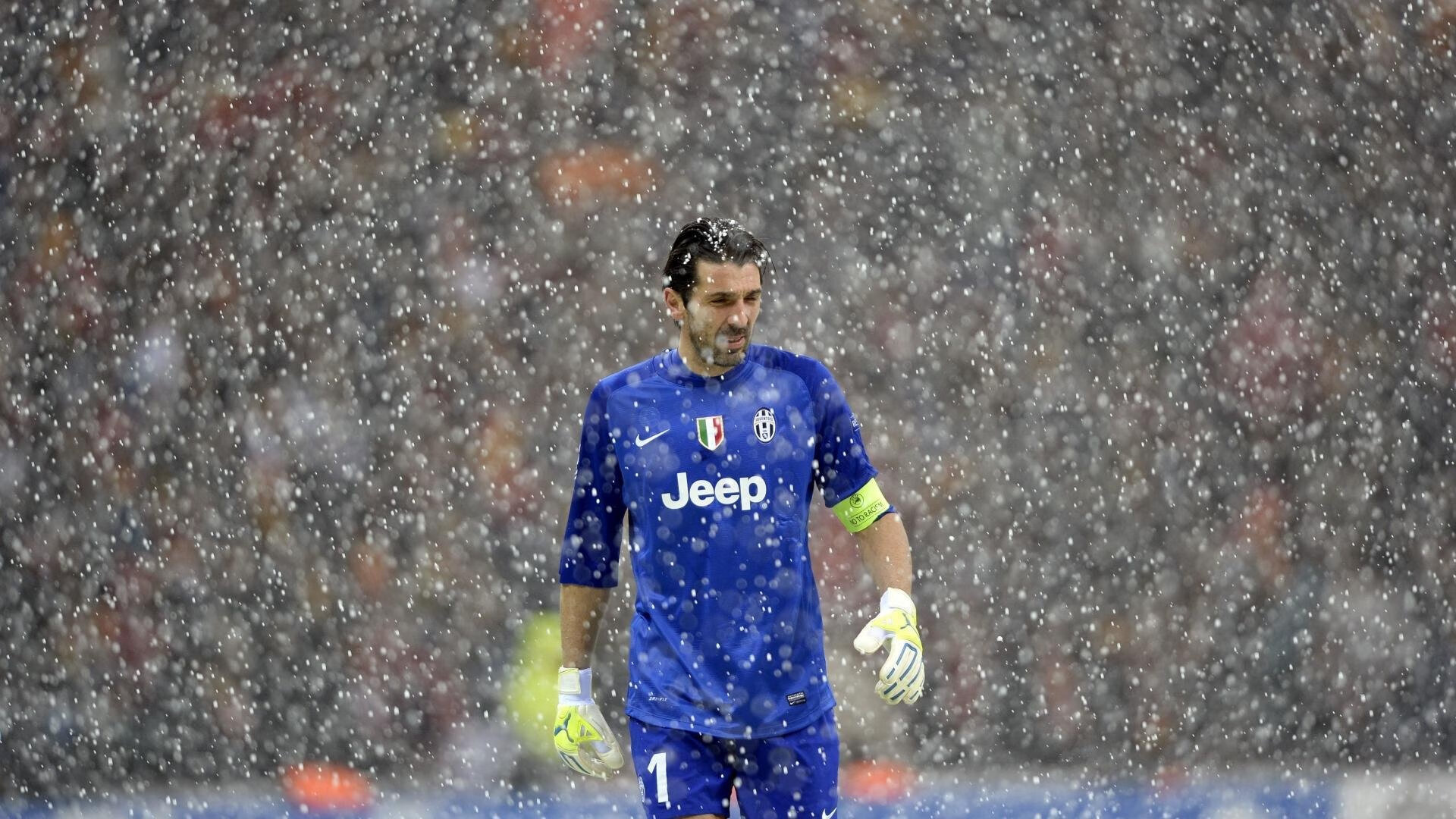 德甲比赛战况激烈:攻防转变令人屏息,德甲赛制规则